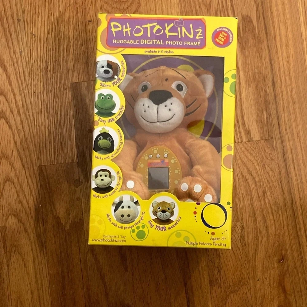 Huggable Digital Photo Frame - Rocket the Tiger